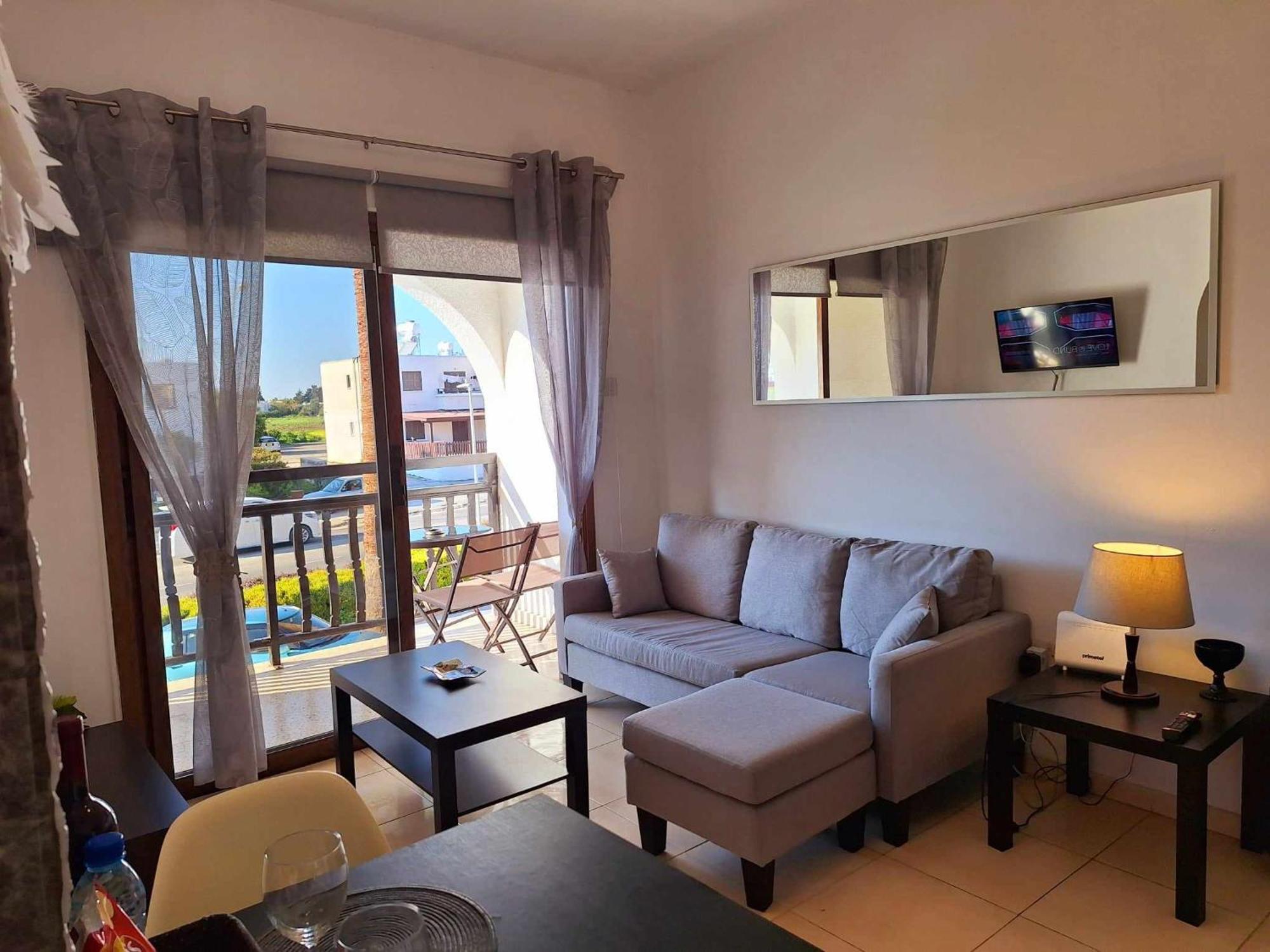 Kato 400m To The Appartement Paphos