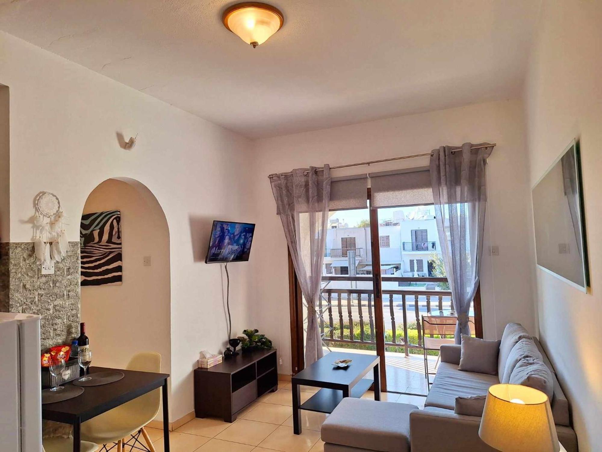 Apartament Kato 400m To The Pafos