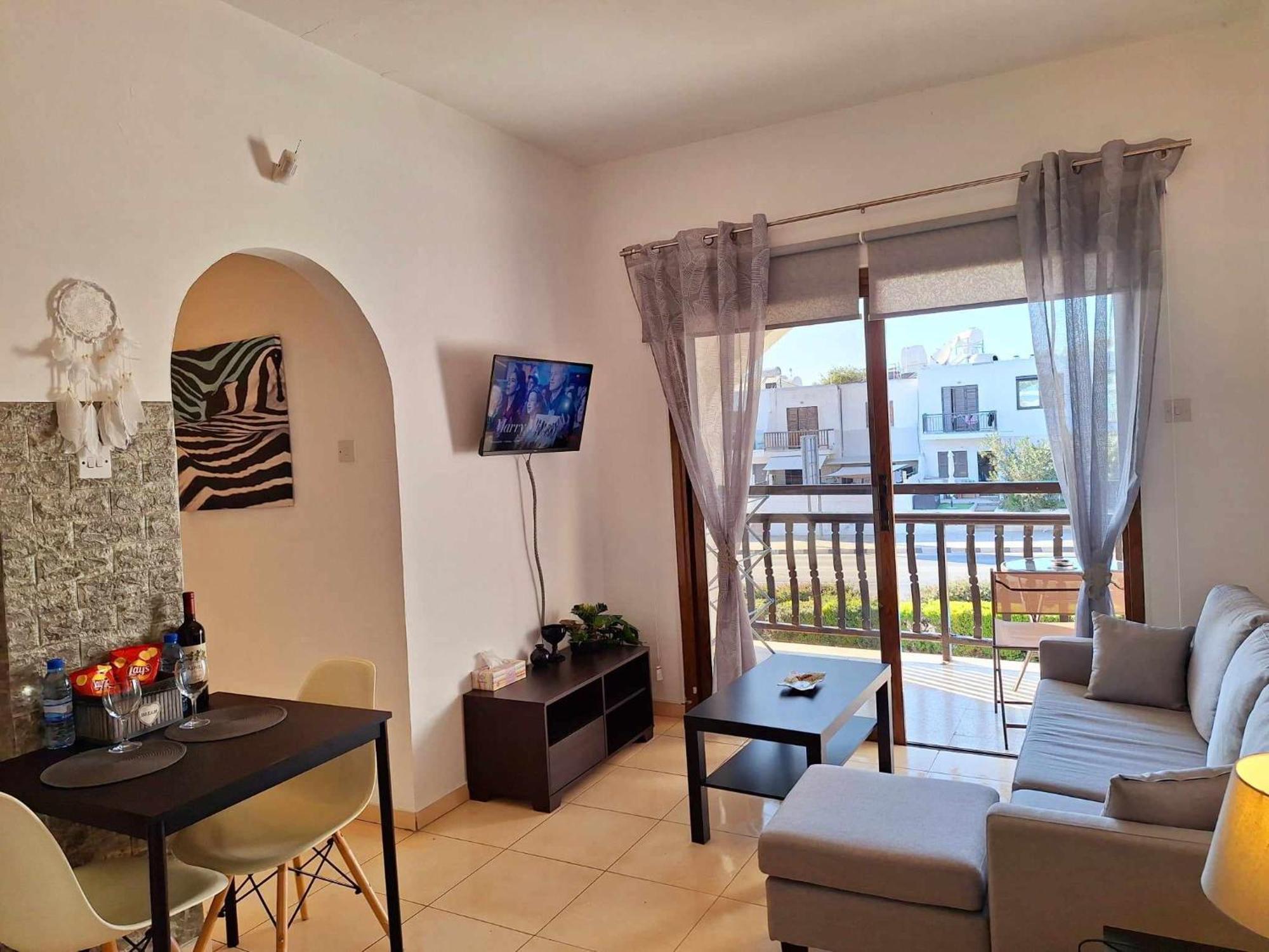 Apartament Kato 400m To The *
