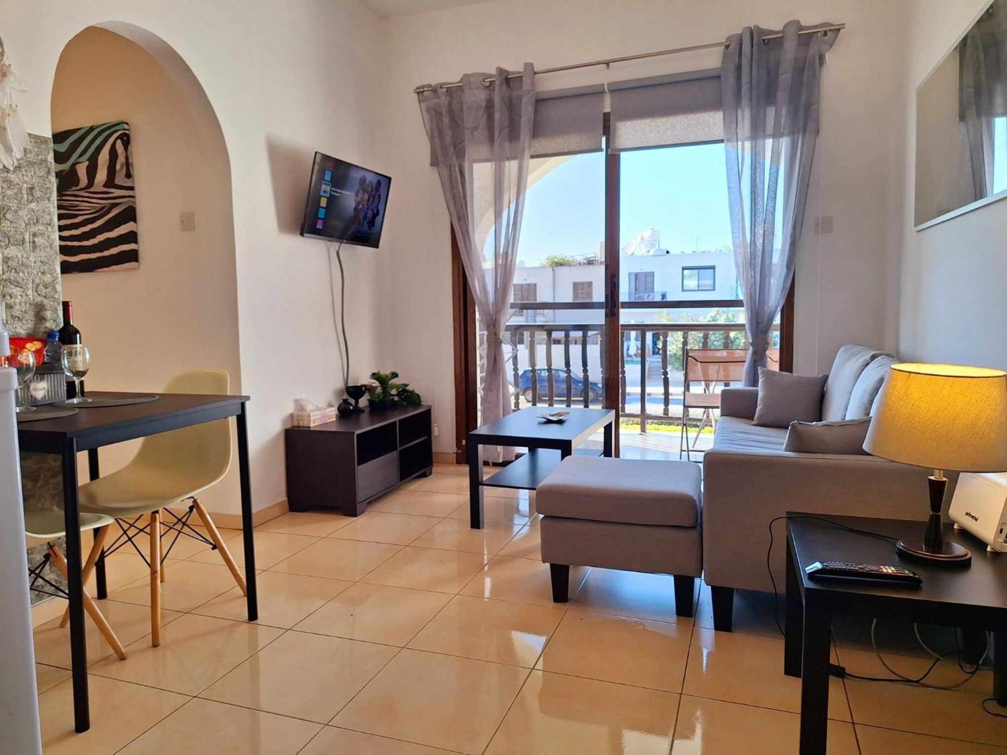 Apartament Kato 400m To The